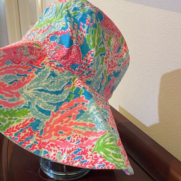 Lilly Pulitzer Let\'s Cha Cha Sun Glo Hat
Bucket Hat main image 5